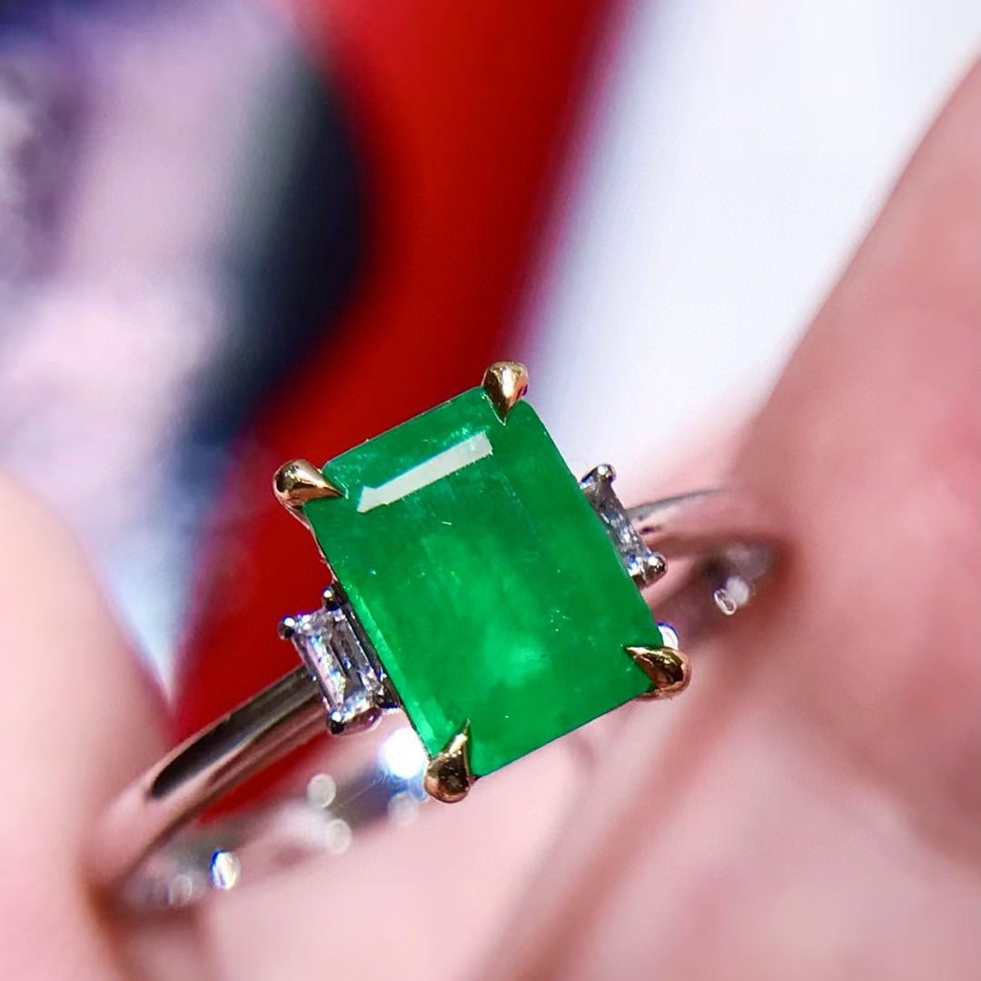 14k Gold 0.92 Ct Natural Emerald & Diamond Ring: Ref:230991195 // gold content:14k gold // ring size:7. 25us // // main gemstone:emerald // shape:octagonal // carat weight:0. 92ct // color:green // treatment:natural // // adjacent gemstone 2 :