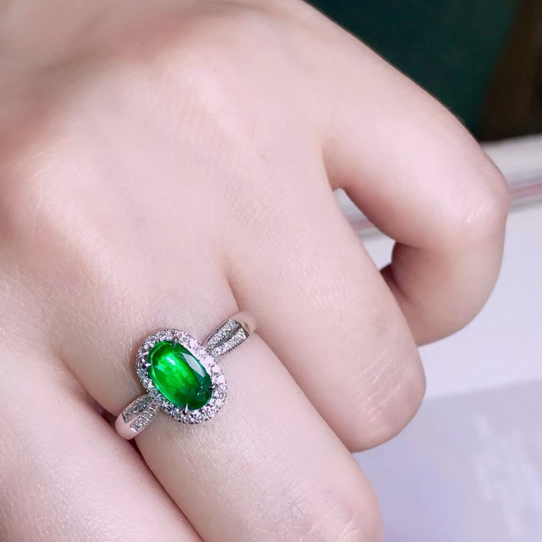 14k Gold 0.97 Ctw Natural Emerald & Diamond Ring - 3