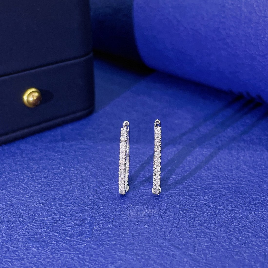 14k Gold 0.32 Ct Natural H Diamond Earrings: Ref:230991206 // gold content:14k gold // main gemstone:diamond // shape:round // carat weight:0. 32ct // clarity grade:vs-si // color:h // treatment:natural // cut grade:g // Condition: New Low Estim