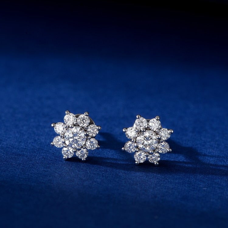 14k Gold 0.58 Ctw Natural H Diamond Earrings: Ref:230991212 // gold content:14k gold // main gemstone:diamond // shape:round // carat weight:0. 24ct // clarity grade:vs-si // color:h // treatment:natural // cut grade:g // // adjacent gemstone 2