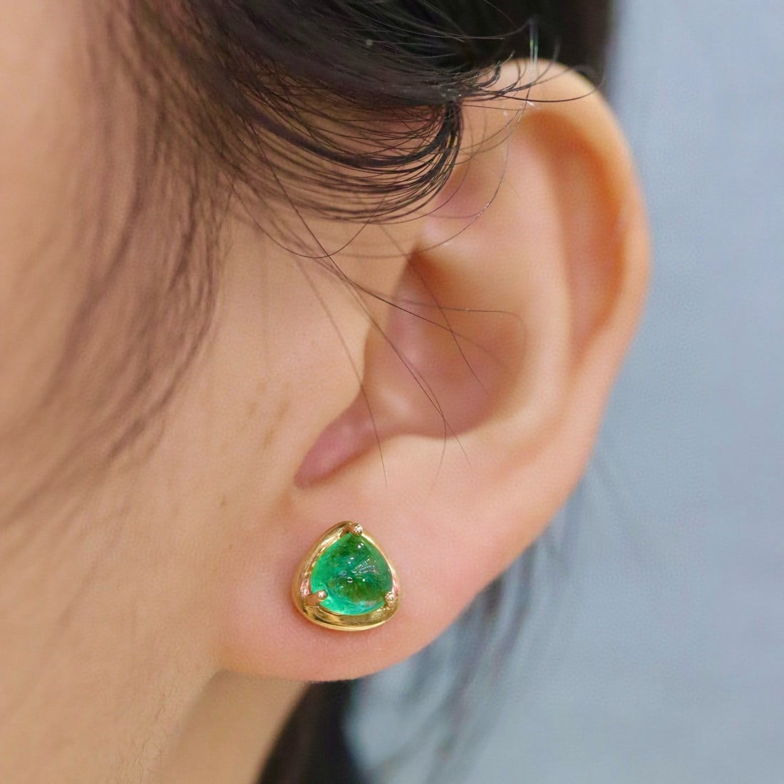 14k Gold 1.89 Ct Natural Emerald Earrings - 5