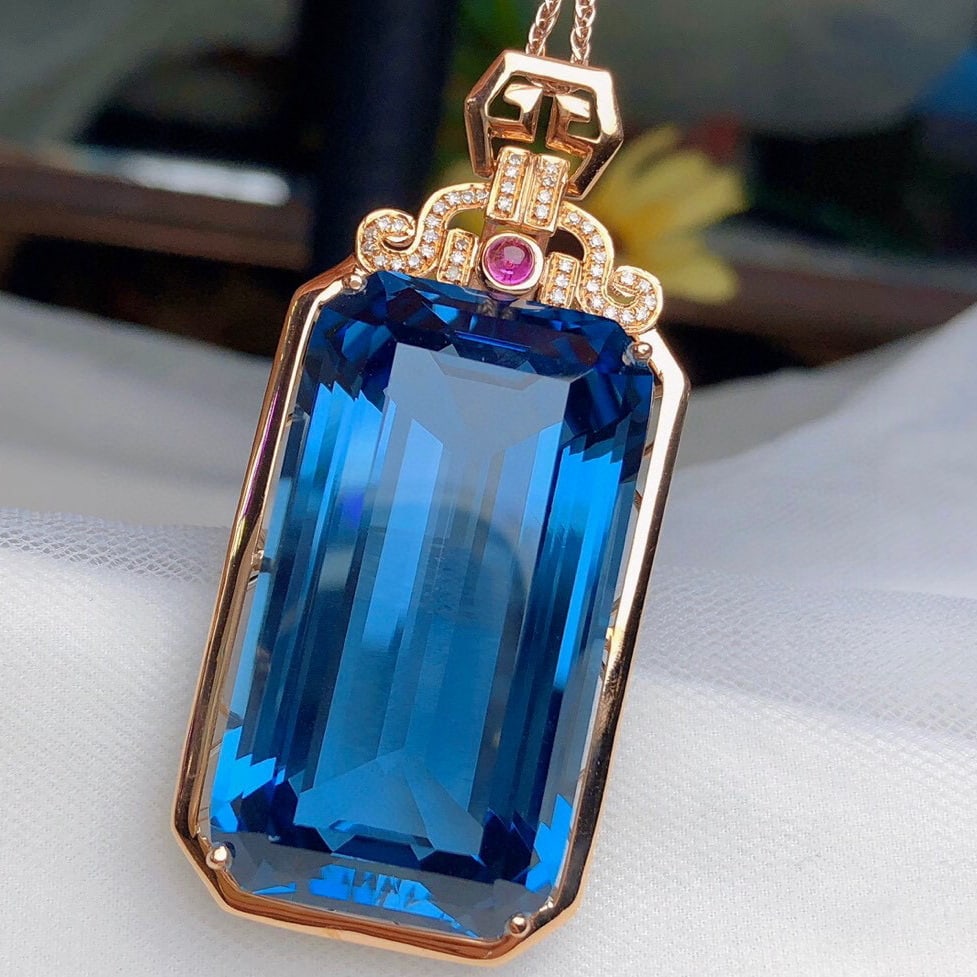14k Gold 69.2 Ct Natural Topaz & Diamond Pendant( Without Chain ) - 2
