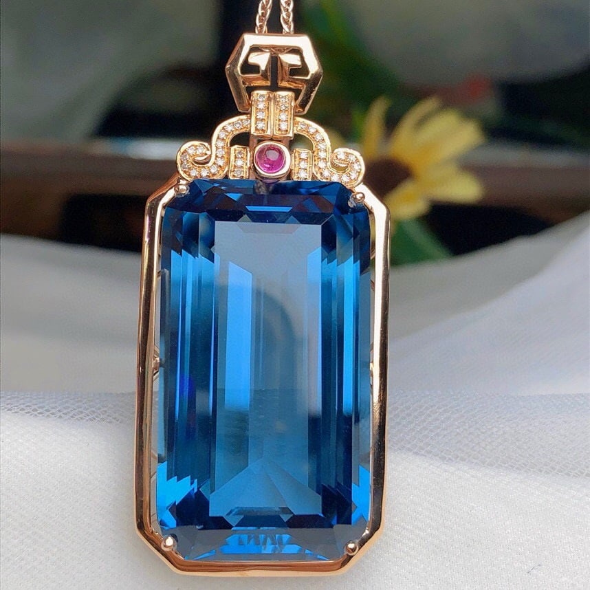 14k Gold 69.2 Ct Natural Topaz & Diamond Pendant( Without Chain ) - 3