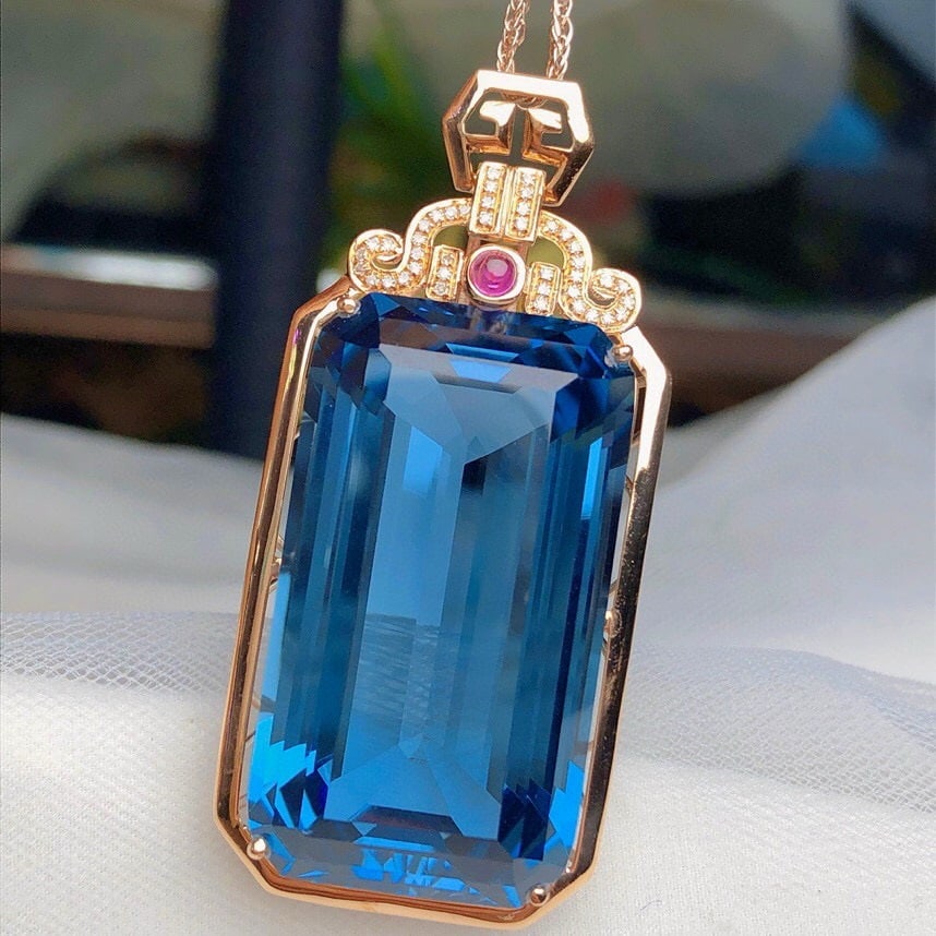 14k Gold 69.2 Ct Natural Topaz & Diamond Pendant( Without Chain ) - 4