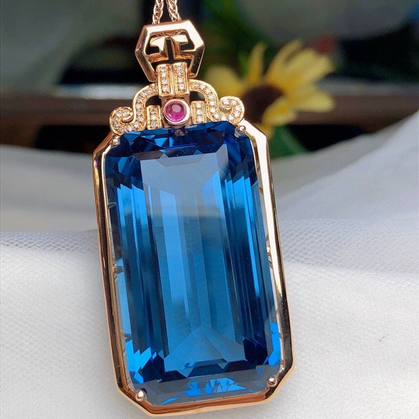14k Gold 69.2 Ct Natural Topaz & Diamond Pendant( Without Chain ) - 5