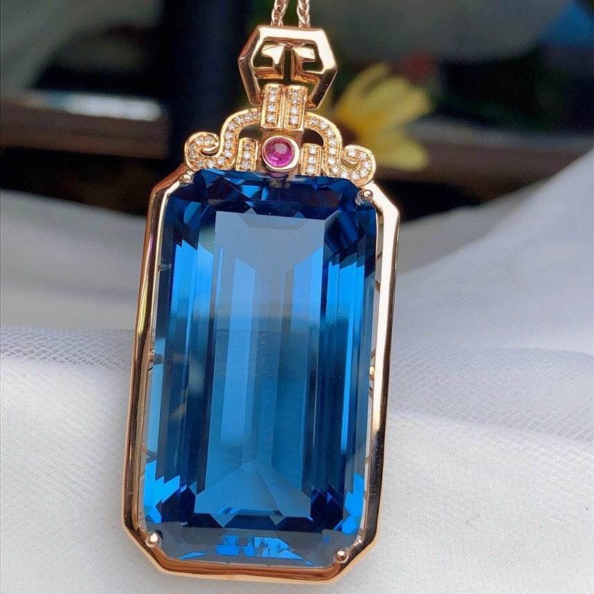 14k Gold 69.2 Ct Natural Topaz & Diamond Pendant( Without Chain ) - 6