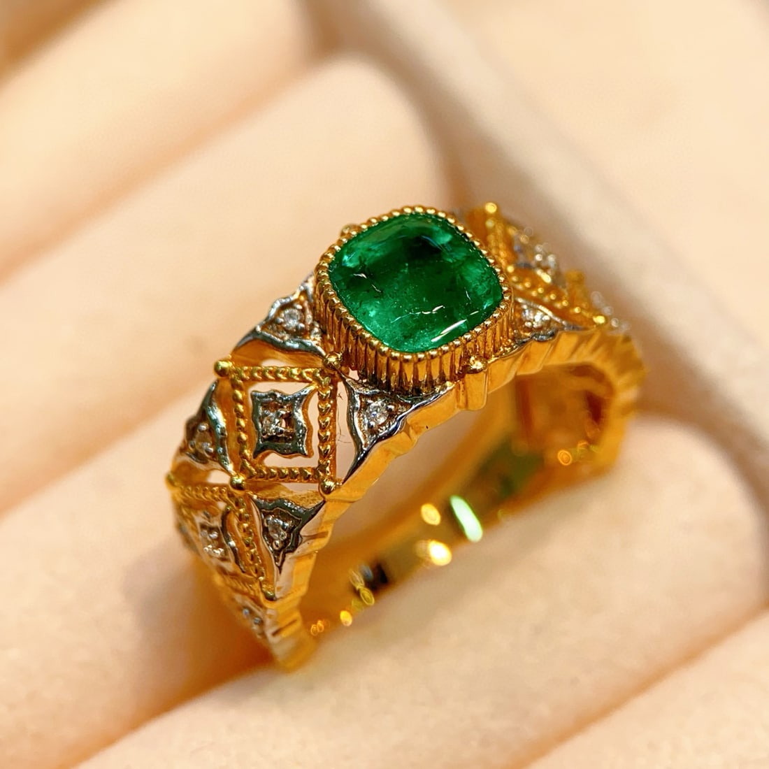 14k Gold 1.35 Ctw Natural Emerald & Diamond Ring - 3