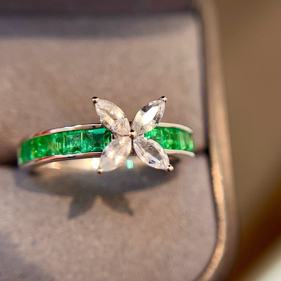 14k Gold 1.57 Ctw Natural Emerald & Sapphire Ring - 2