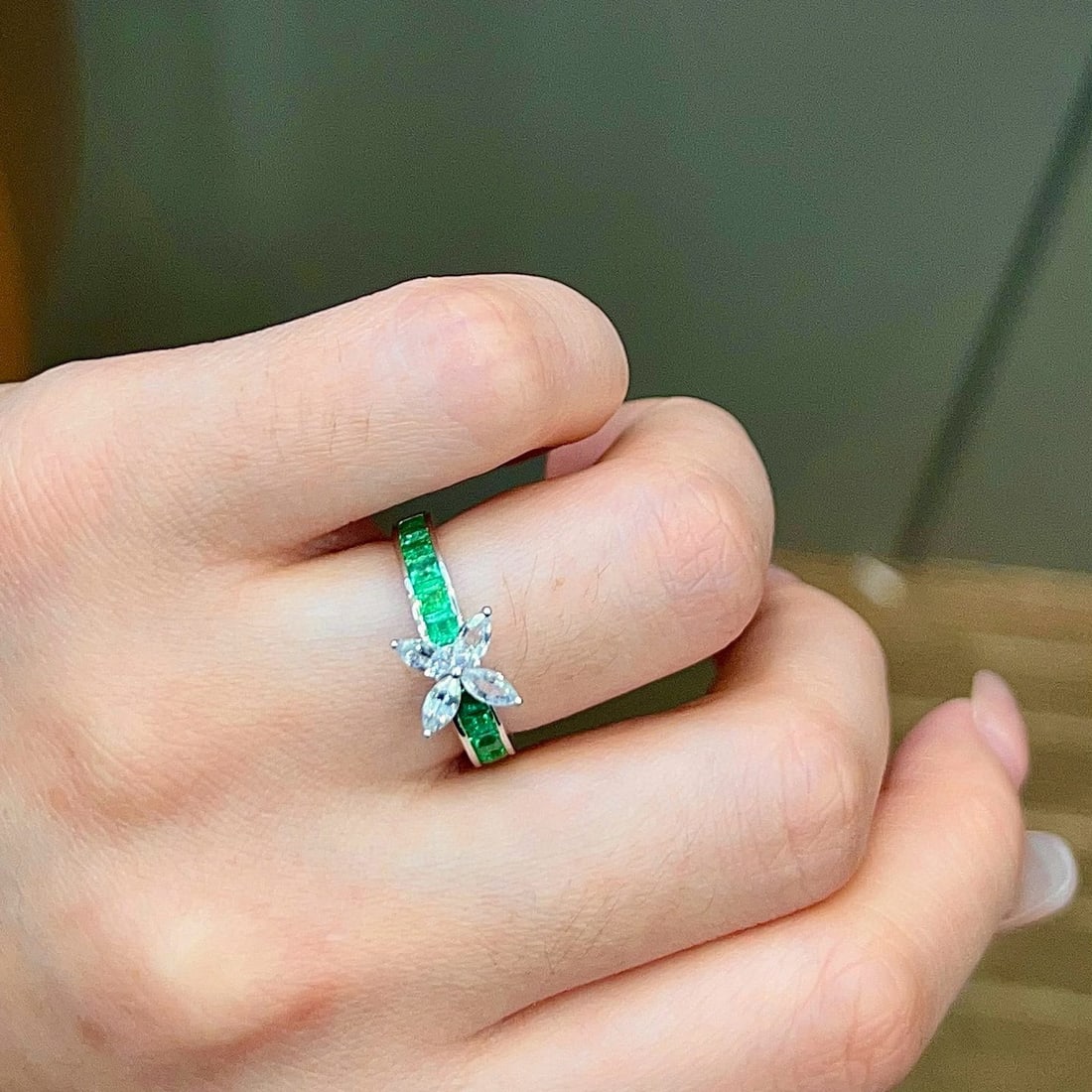 14k Gold 1.57 Ctw Natural Emerald & Sapphire Ring - 5