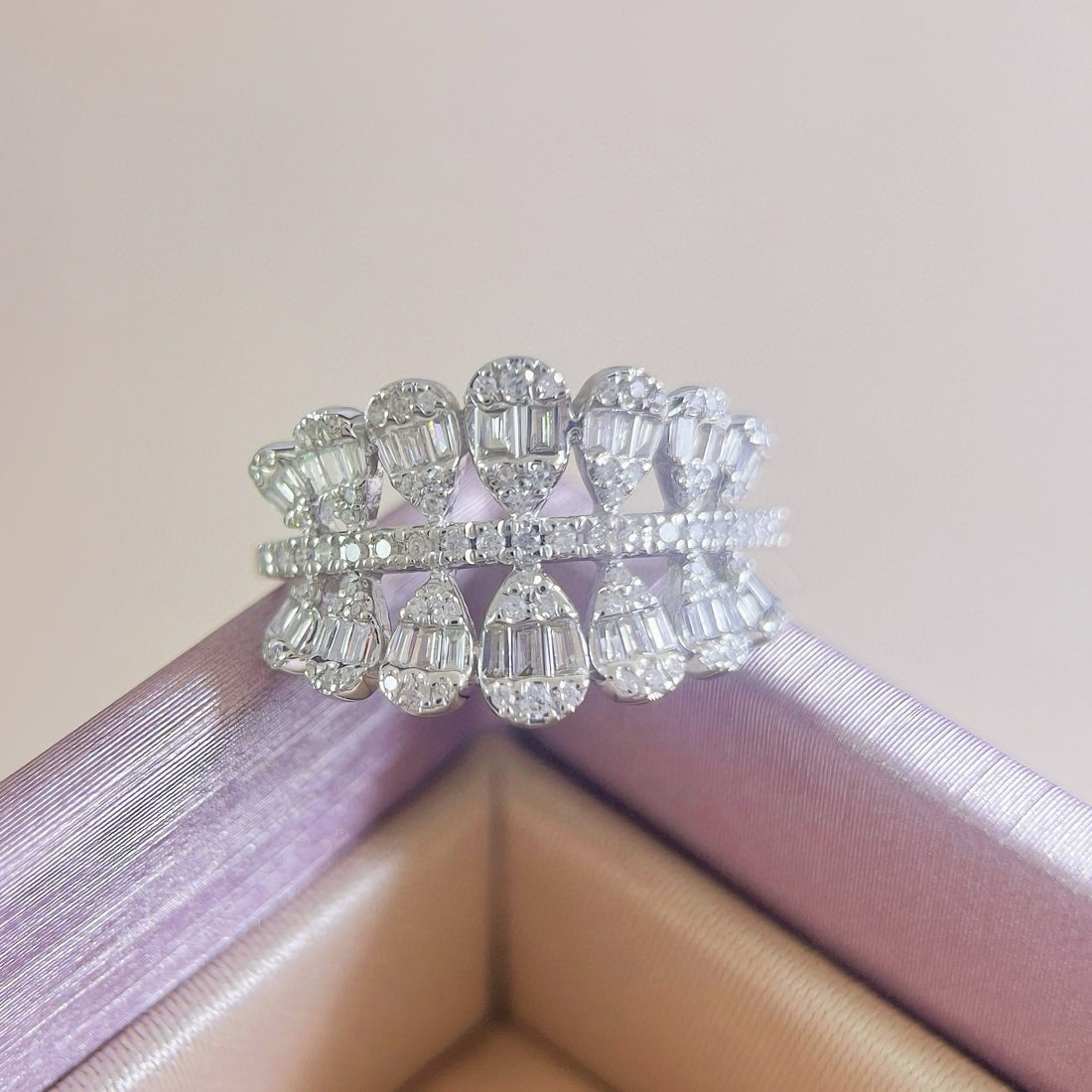 14k Gold 0.62 Ct Natural H Diamond Ring: Ref:230991254 // gold content:14k gold // ring size:7. 25us // // main gemstone:diamond // shape:multiply // carat weight:0. 62ct // clarity grade:vs-si // color:h // treatment:natural // Condition: N