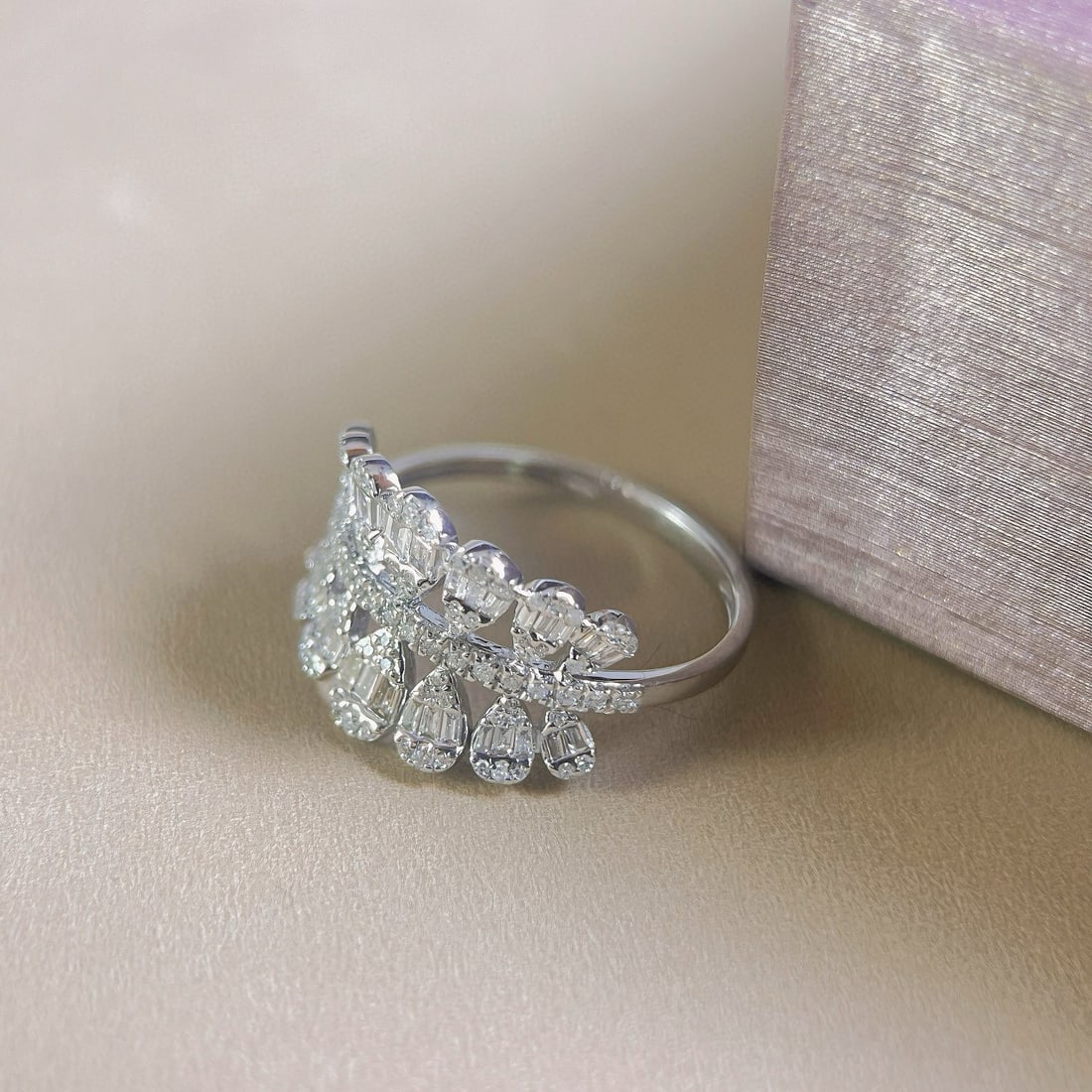 14k Gold 0.62 Ct Natural H Diamond Ring - 3