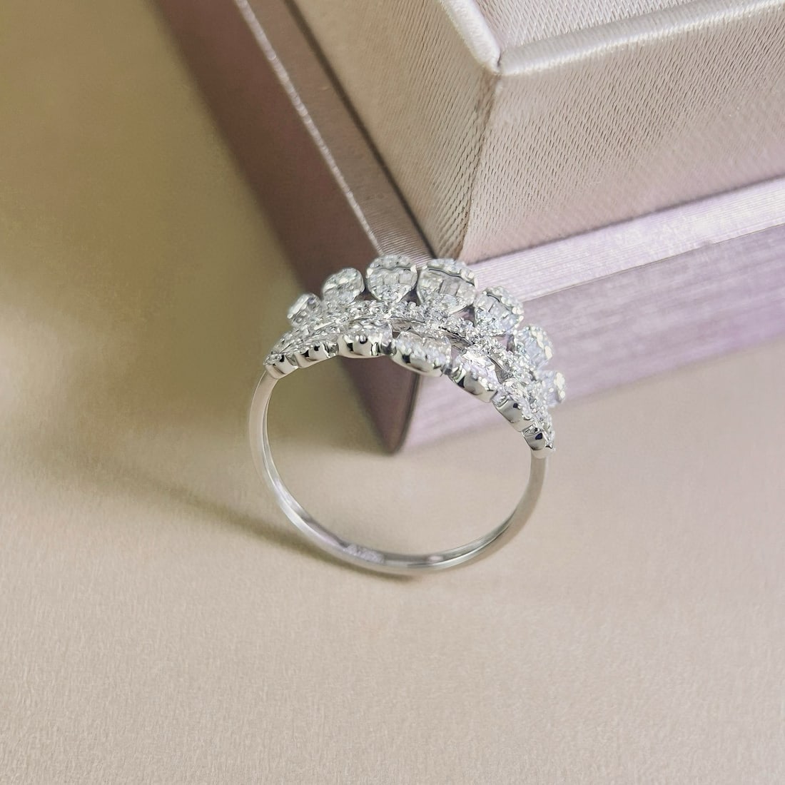 14k Gold 0.62 Ct Natural H Diamond Ring - 4