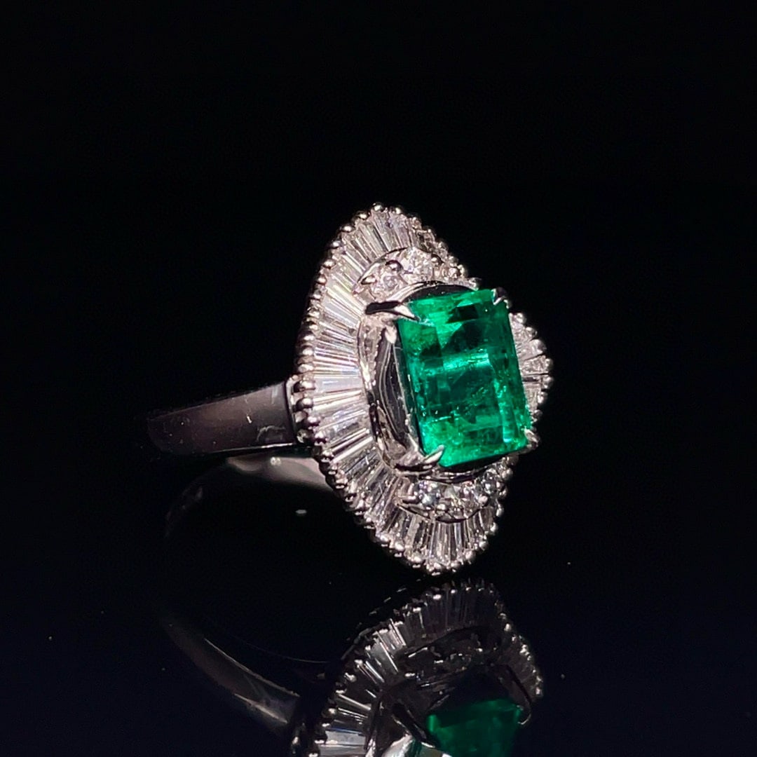 14k Gold 2.05 Ctw Vivid Green Natural Emerald & Diamond Ring - 2