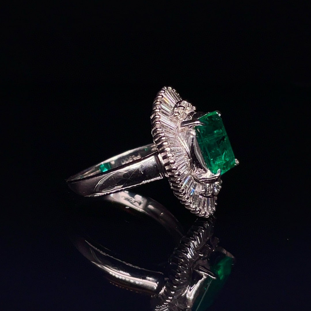 14k Gold 2.05 Ctw Vivid Green Natural Emerald & Diamond Ring - 3