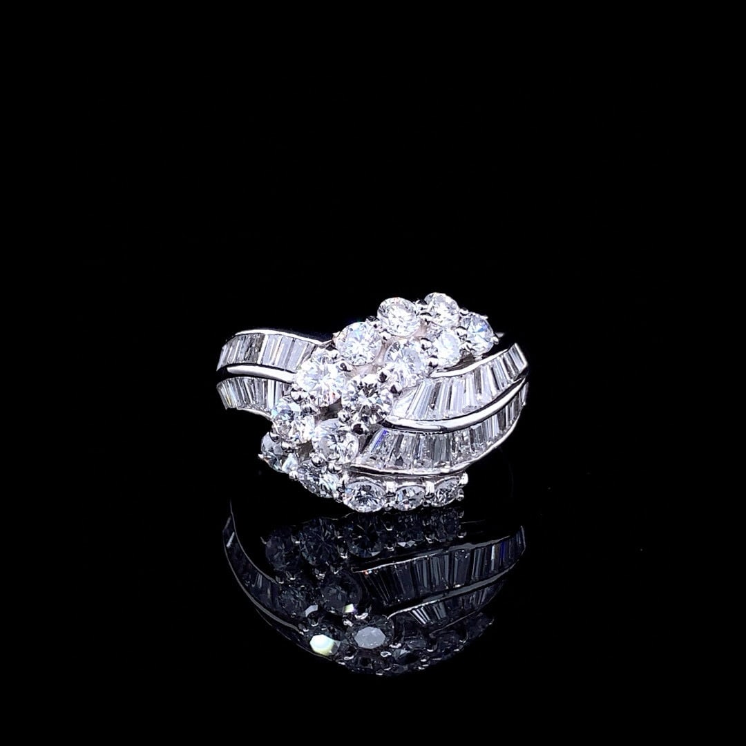 14k Gold 2.53 Ct Natural H Diamond Ring: Ref:230992038 // gold content:14k gold // ring size:7. 25us // // main gemstone:diamond // shape:multiply // carat weight:2. 53ct // clarity grade:vs-si // color:h // treatment:natural // Condition: N