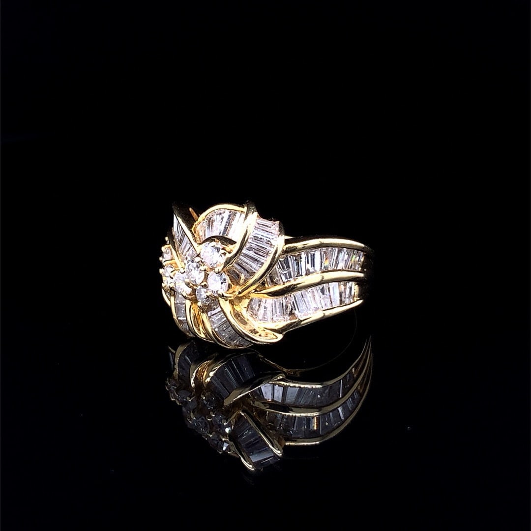 14k Gold 2.10 Ct Natural H Diamond Ring: Ref:230992041 // gold content:14k gold // ring size:7. 25us // // main gemstone:diamond // shape:multiply // carat weight:2. 10ct // clarity grade:vs-si // color:h // treatment:natural // Condition: N