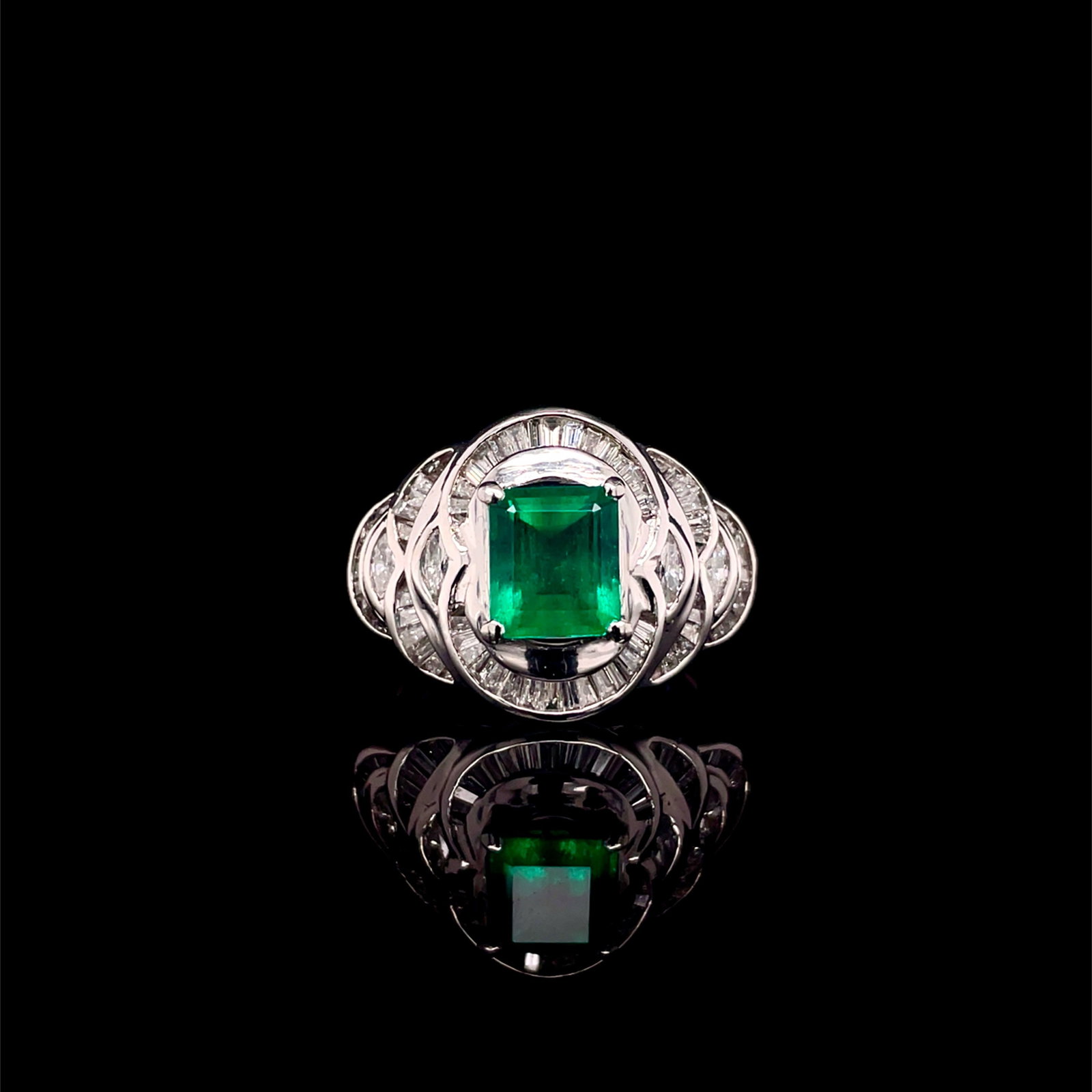 14k Gold 2.48 Ctw Vivid Green Natural Emerald & Diamond Ring: Ref:230992047 // gold content:14k gold // ring size:7. 25us // // main gemstone:emerald // shape:octagonal // carat weight:1. 62ct // color:vivid green // treatment:natural // // adjacent gemstone 2 :