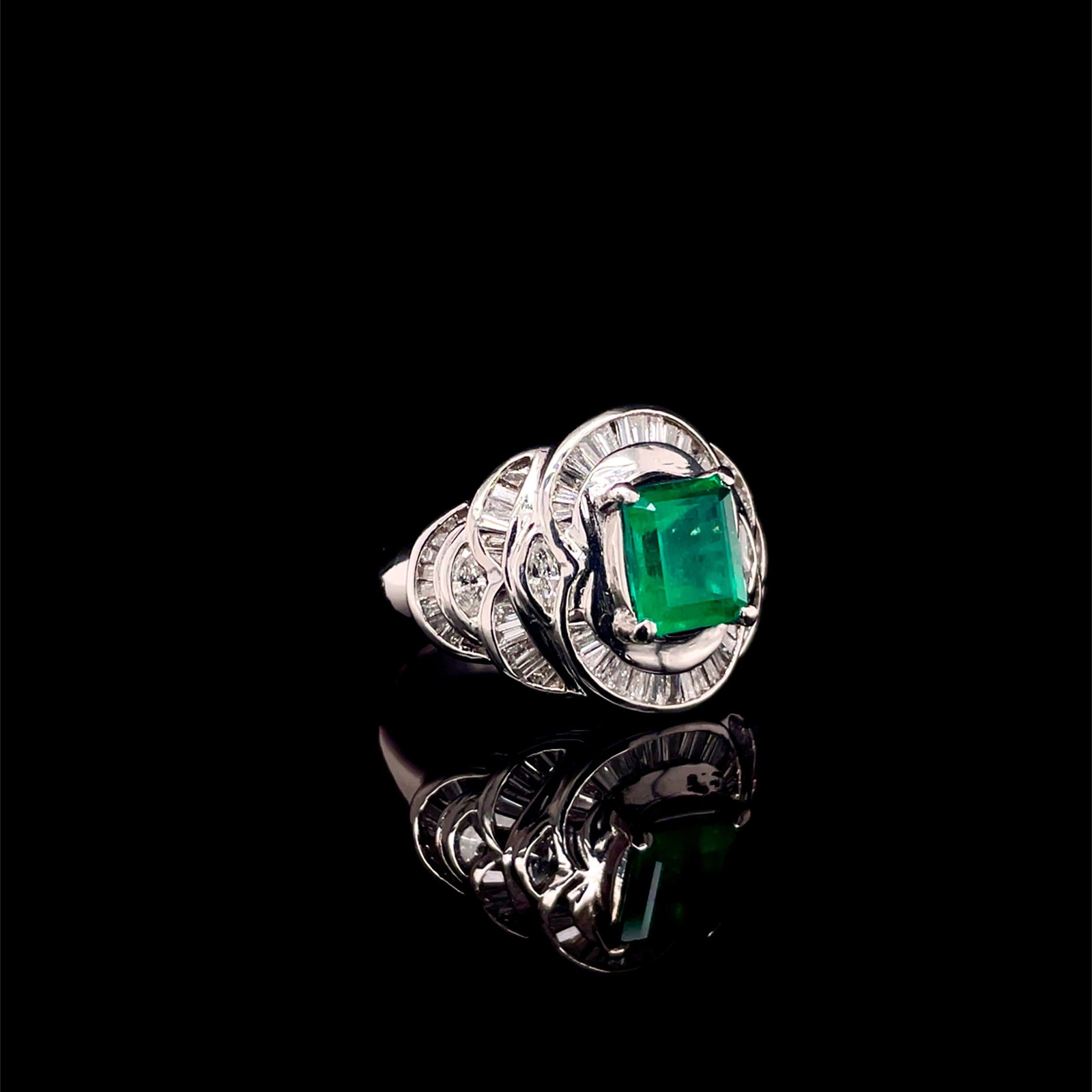 14k Gold 2.48 Ctw Vivid Green Natural Emerald & Diamond Ring - 2
