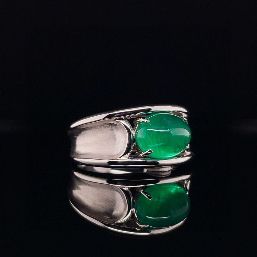 14k Gold 3.69 Ct Vivid Green Natural Emerald Ring - 2