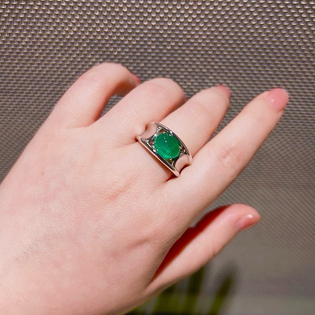 14k Gold 3.69 Ct Vivid Green Natural Emerald Ring - 5