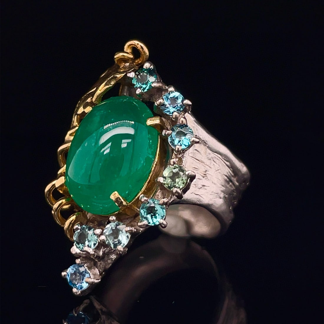 14k Gold 7.45 Ct Vivid Green Natural Emerald Ring - 3