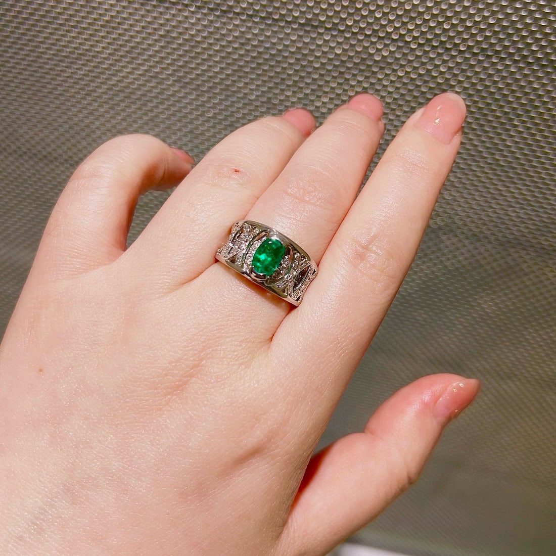 14k Gold 1.81 Ctw Vivid Green Natural Emerald & Diamond Ring - 4