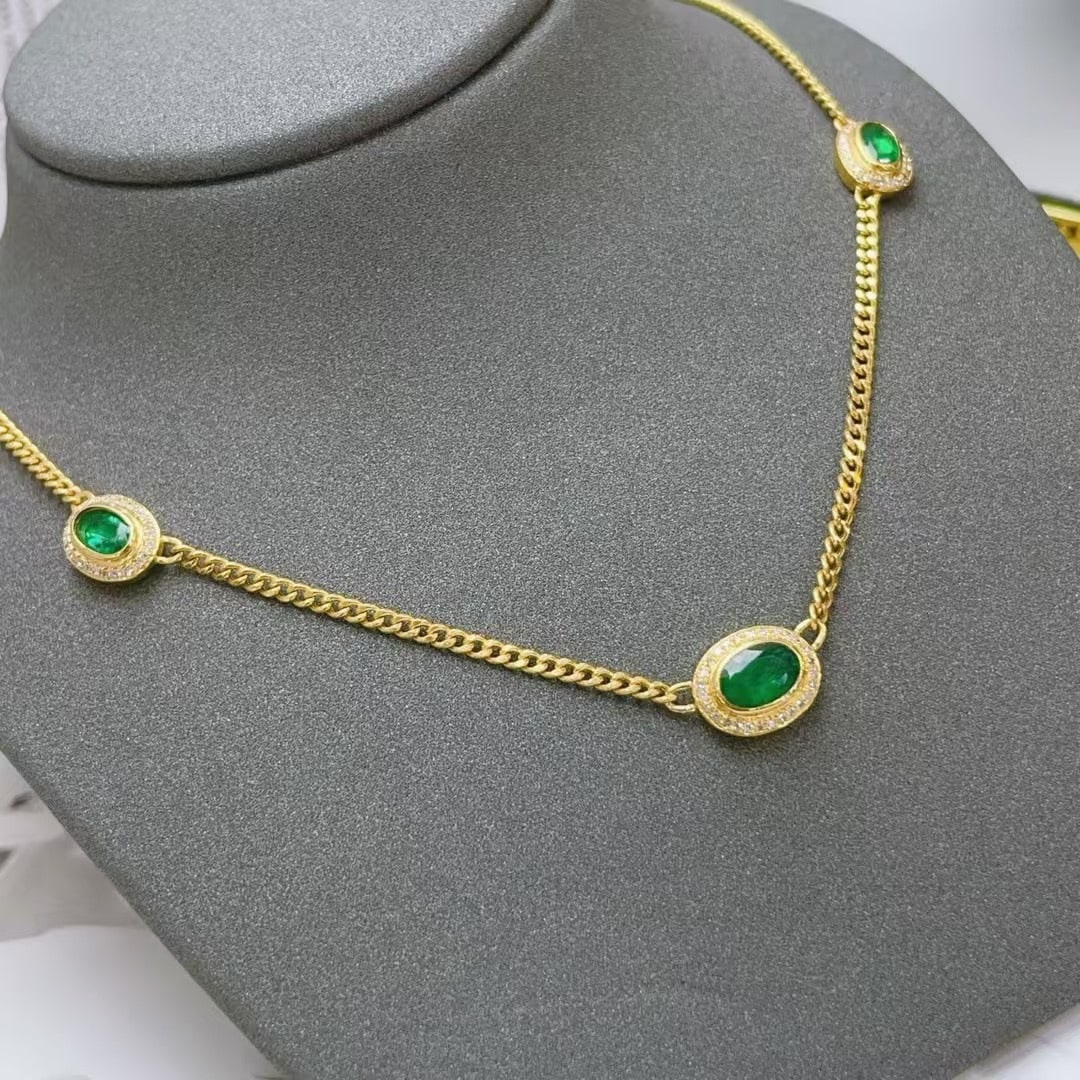 14k Gold 1.81 Ct Vivid Green Natural Emerald & Diamond Necklace - 2