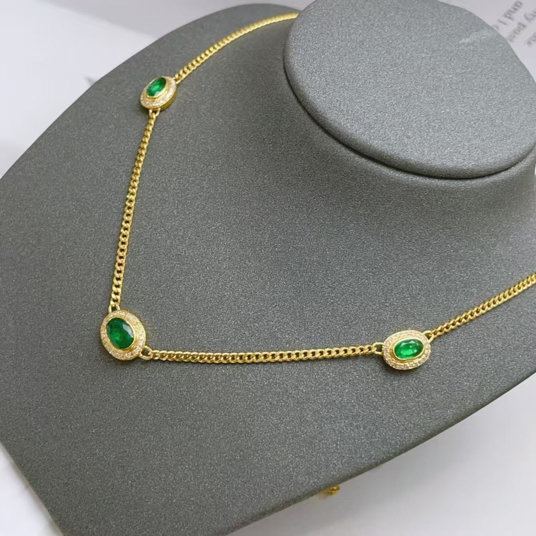14k Gold 1.81 Ct Vivid Green Natural Emerald & Diamond Necklace - 3