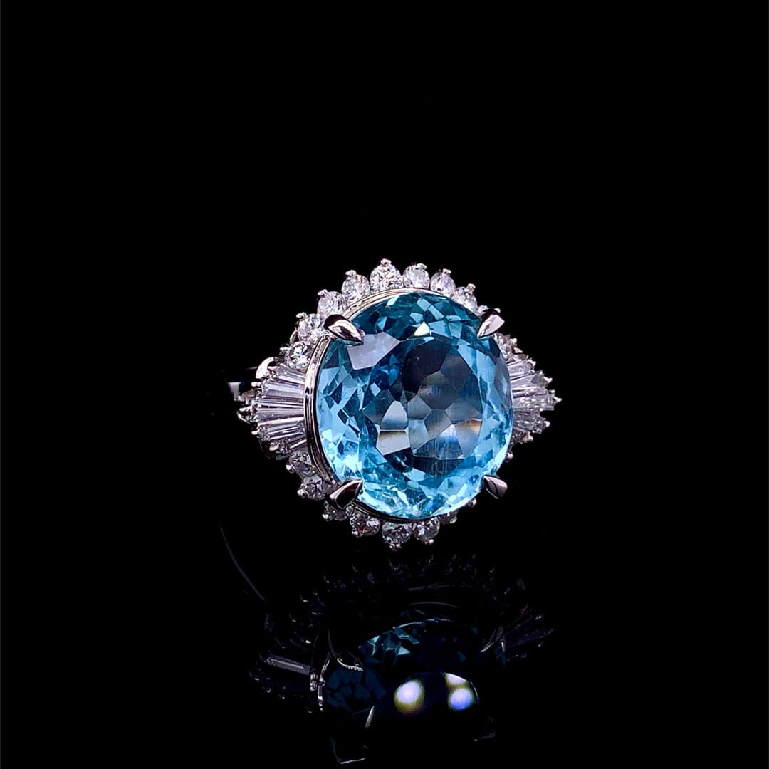 14k Gold 5.38 Ctw Natural Aquamarine & Diamond Ring: Ref:230992065 // gold content:14k gold // ring size:7. 25us // // main gemstone:aquamarine // shape:oval // carat weight:5. 00ct // color:blue // treatment:natural // // adjacent gemstone 2 : diamond