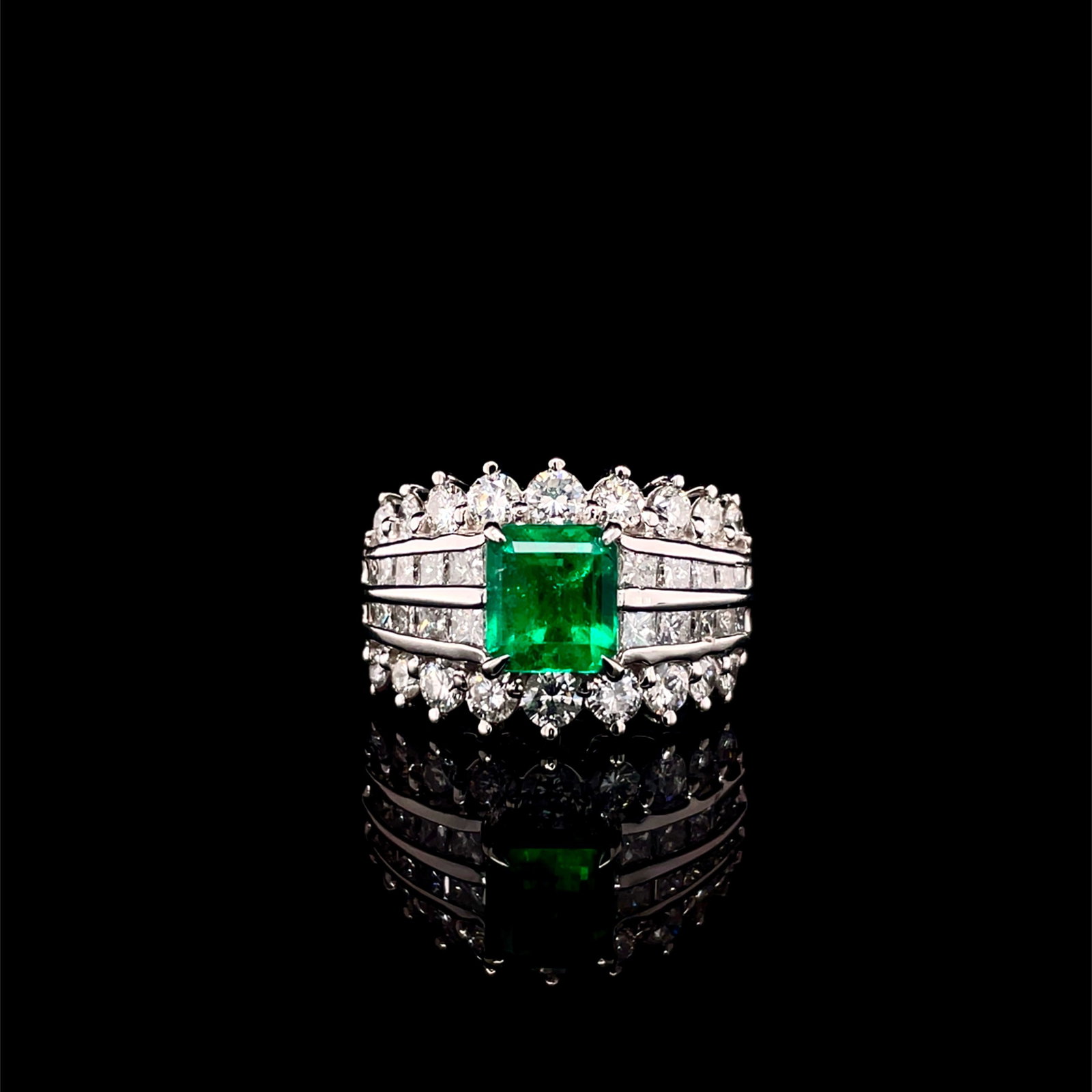 14k Gold 3.48 Ctw Vivid Green Natural Emerald & Diamond Ring: Ref:230992073 // gold content:14k gold // ring size:7. 25us // // main gemstone:emerald // shape:octagonal // carat weight:1. 53ct // color:vivid green // treatment:natural // // adjacent gemstone 2 :