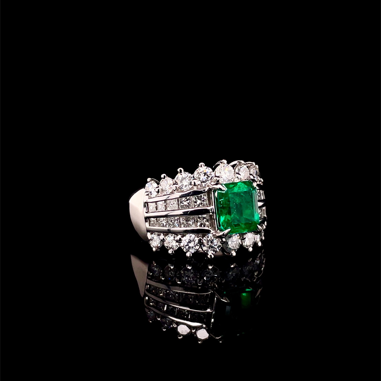 14k Gold 3.48 Ctw Vivid Green Natural Emerald & Diamond Ring - 2