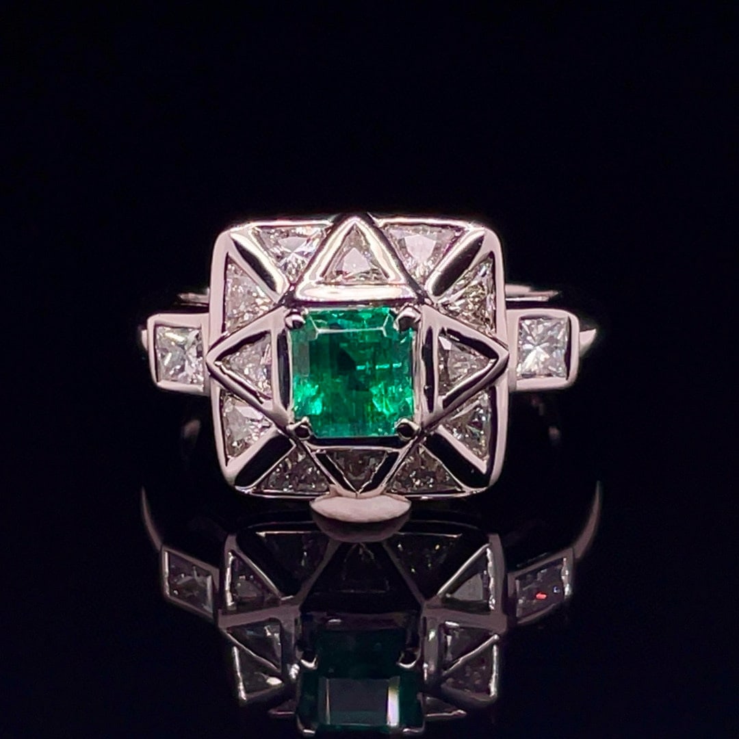 14k Gold 1.78 Ctw Vivid Green Natural Emerald & Diamond Ring: Ref:230992074 // gold content:14k gold // ring size:7. 25us // // main gemstone:emerald // shape:octagonal // carat weight:0. 83ct // color:vivid green // treatment:natural // // adjacent gemstone 2