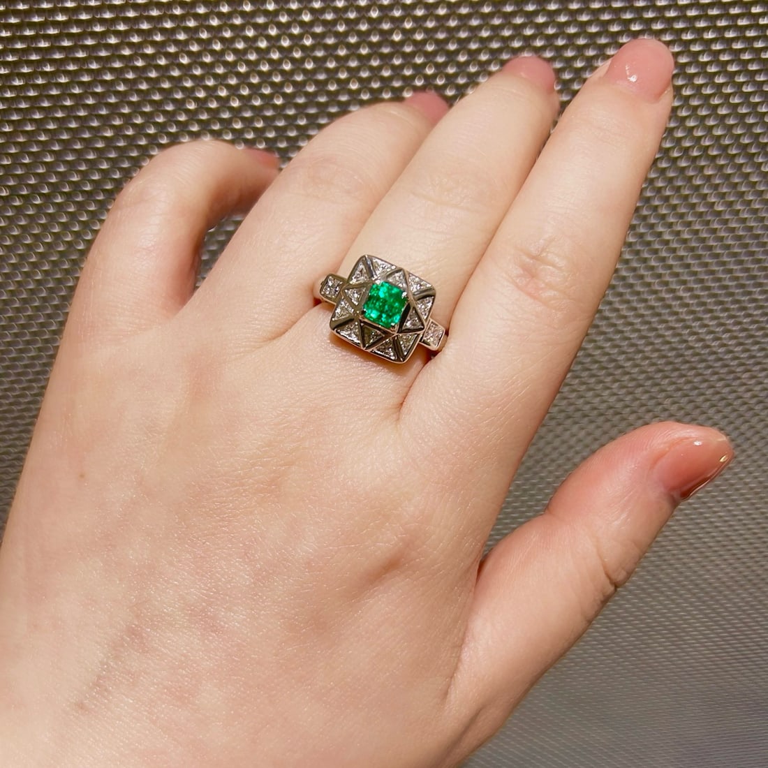 14k Gold 1.78 Ctw Vivid Green Natural Emerald & Diamond Ring - 5