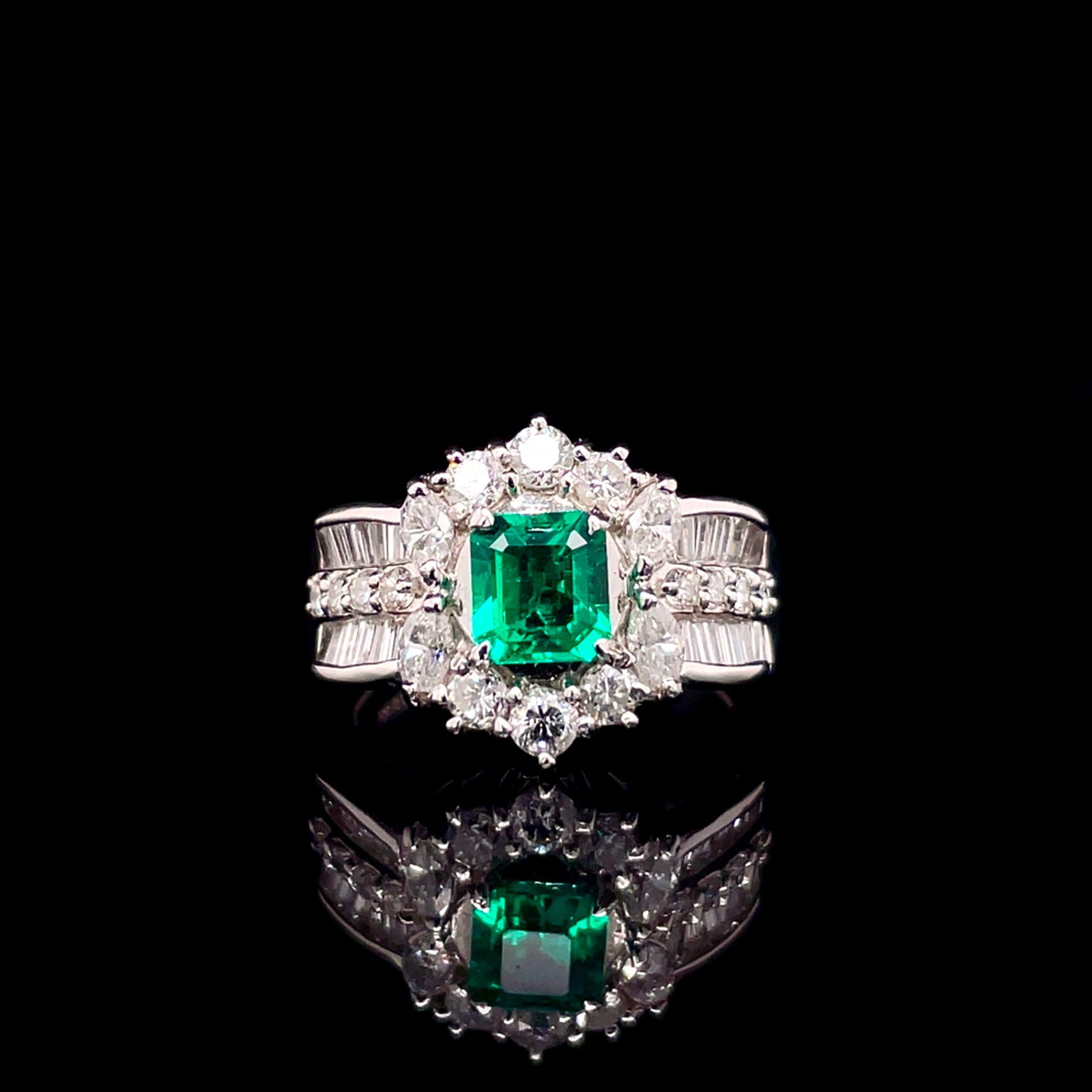 14k Gold 1.91 Ctw Vivid Green Natural Emerald & Diamond Ring: Ref:230992075 // gold content:14k gold // ring size:7. 25us // // main gemstone:emerald // shape:octagonal // carat weight:0. 67ct // color:vivid green // treatment:natural // // adjacent gemstone 2 :