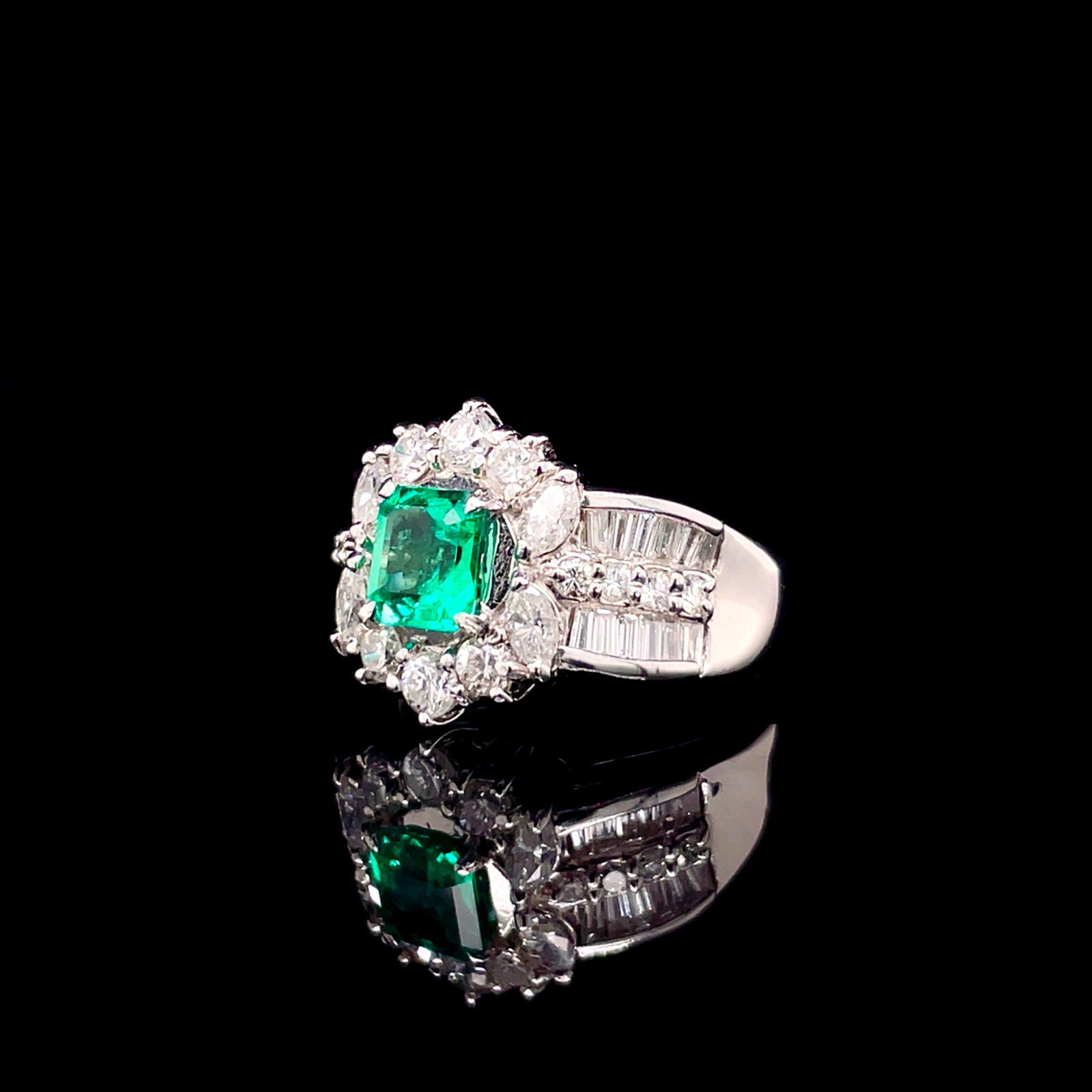 14k Gold 1.91 Ctw Vivid Green Natural Emerald & Diamond Ring - 4