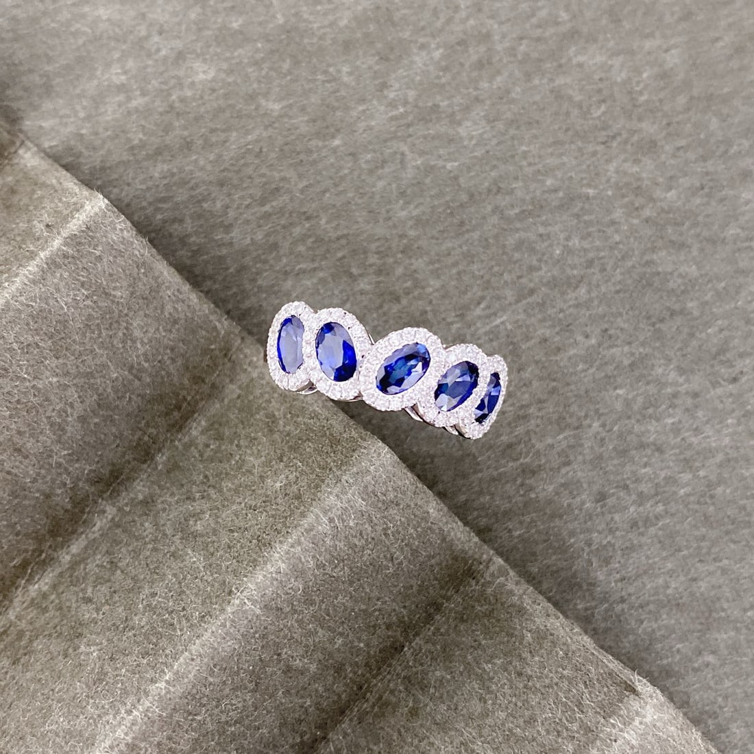 14k Gold 1.85 Ctw Natural Sapphire & Diamond Ring: Ref:230992087 // gold content:14k gold // ring size:7. 25us // // main gemstone:sapphire // shape:oval // carat weight:1. 6ct // color:blue // treatment:natural // // adjacent gemstone 2 : diamond //