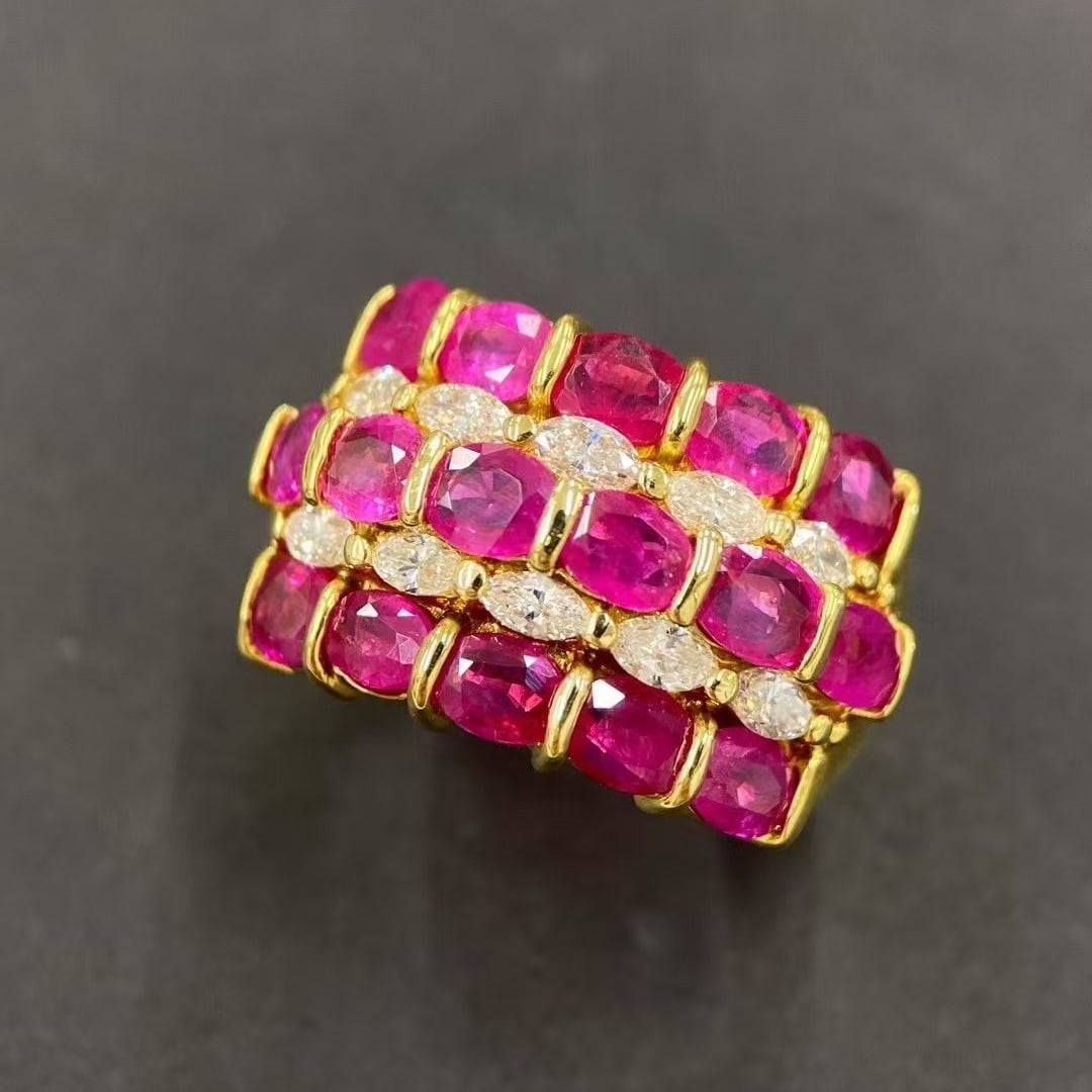 14k Gold 5.43 Ctw Natural Ruby & Diamond Ring: Ref:230992090 // gold content:14k gold // ring size:7. 25us // // main gemstone:ruby // shape:oval // carat weight:4. 63ct // color:red // treatment:natural // // adjacent gemstone 2 : diamond //