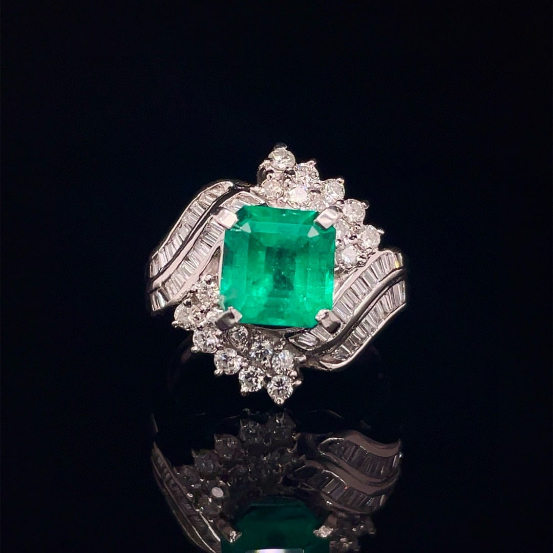 14k Gold 3.15 Ctw Vivid Green Natural Emerald & Diamond Ring: Ref:230992095 // gold content:14k gold // ring size:7. 25us // // main gemstone:emerald // shape:octagonal // carat weight:2. 15ct // color:vivid green // treatment:natural // // adjacent gemstone 2 :