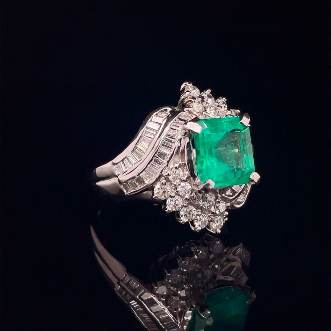 14k Gold 3.15 Ctw Vivid Green Natural Emerald & Diamond Ring - 2