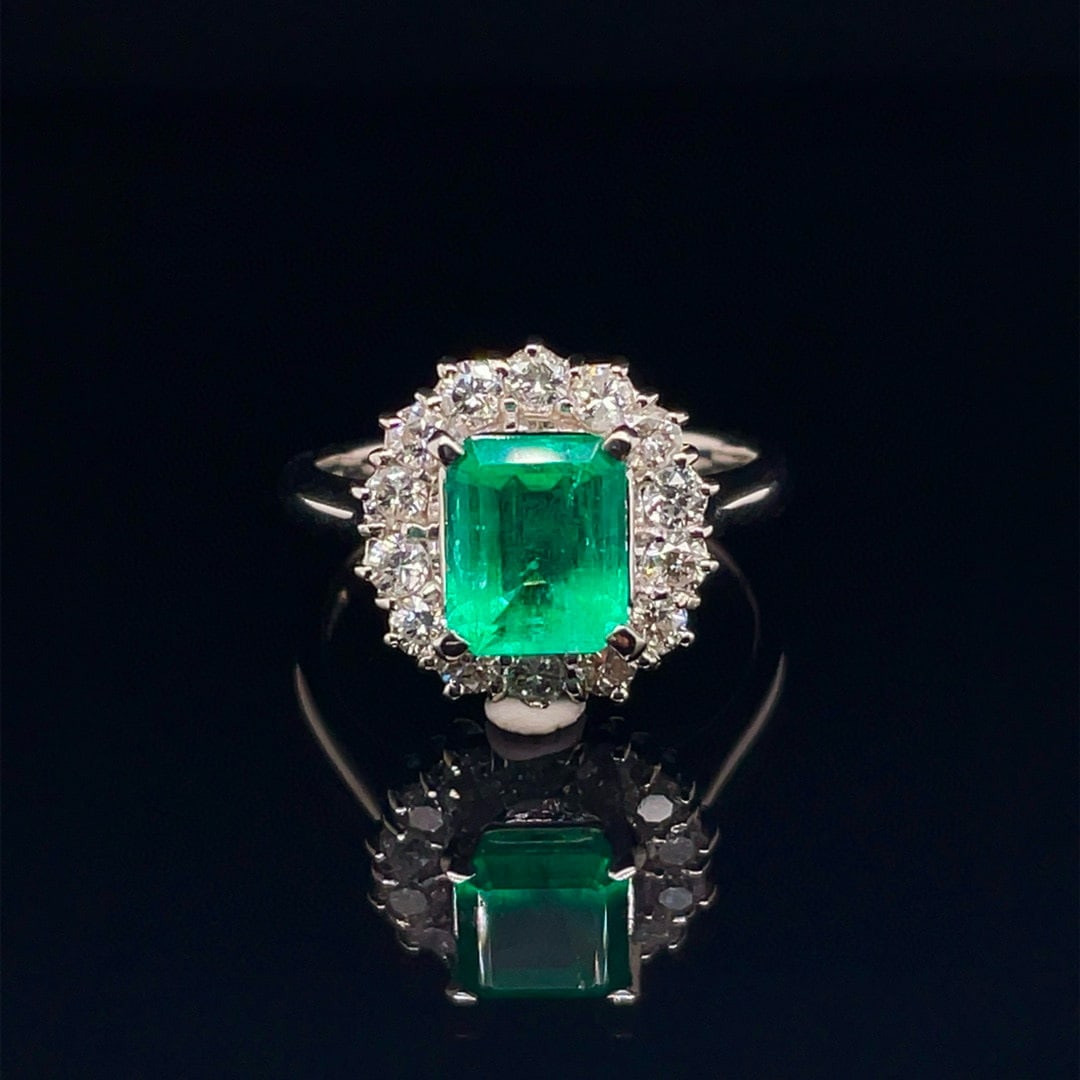14k Gold 2.22 Ctw Vivid Green Natural Emerald & Diamond Ring: Ref:230992096 // gold content:14k gold // ring size:7. 25us // // main gemstone:emerald // shape:octagonal // carat weight:1. 56ct // color:vivid green // treatment:natural // // adjacent gemstone 2 :