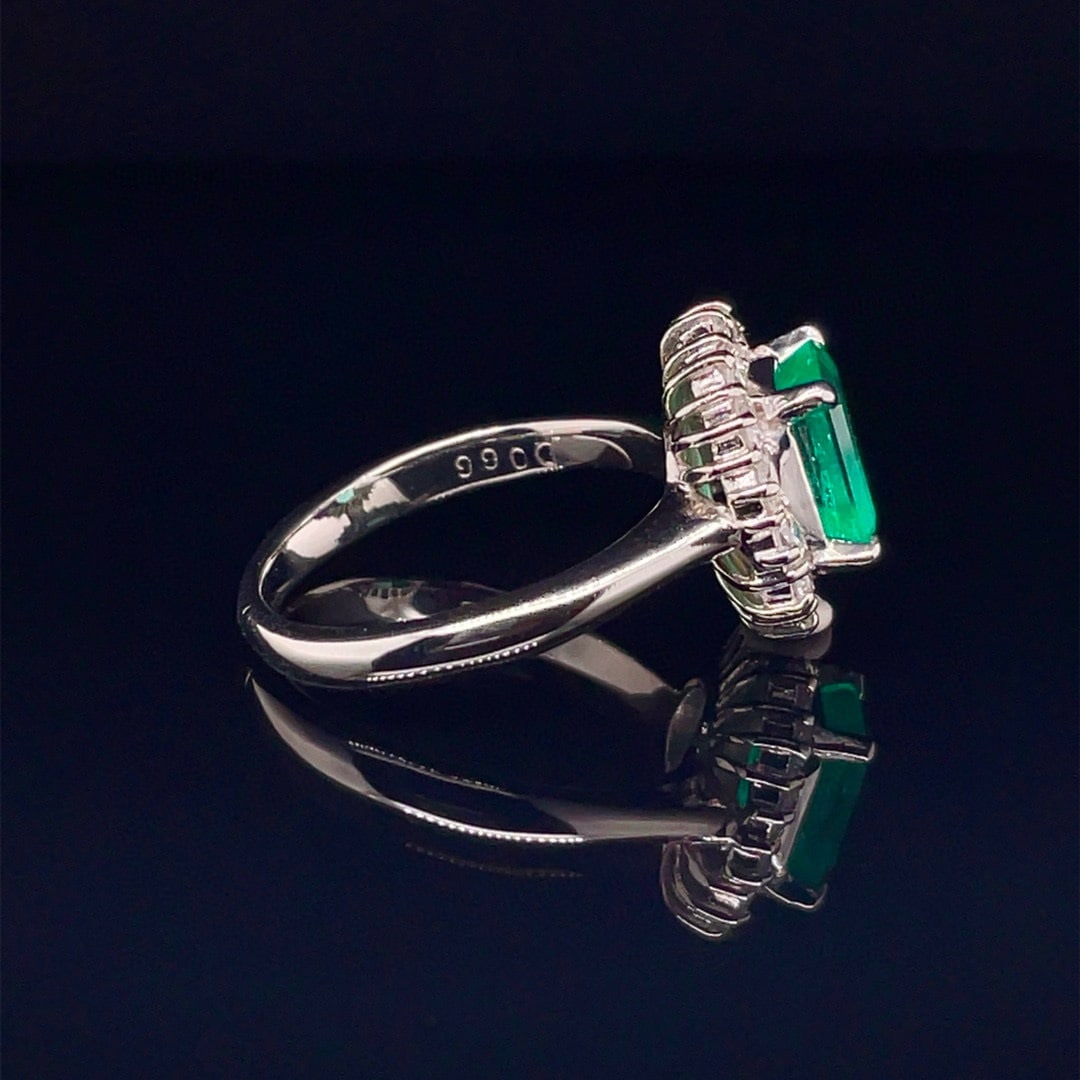 14k Gold 2.22 Ctw Vivid Green Natural Emerald & Diamond Ring - 2