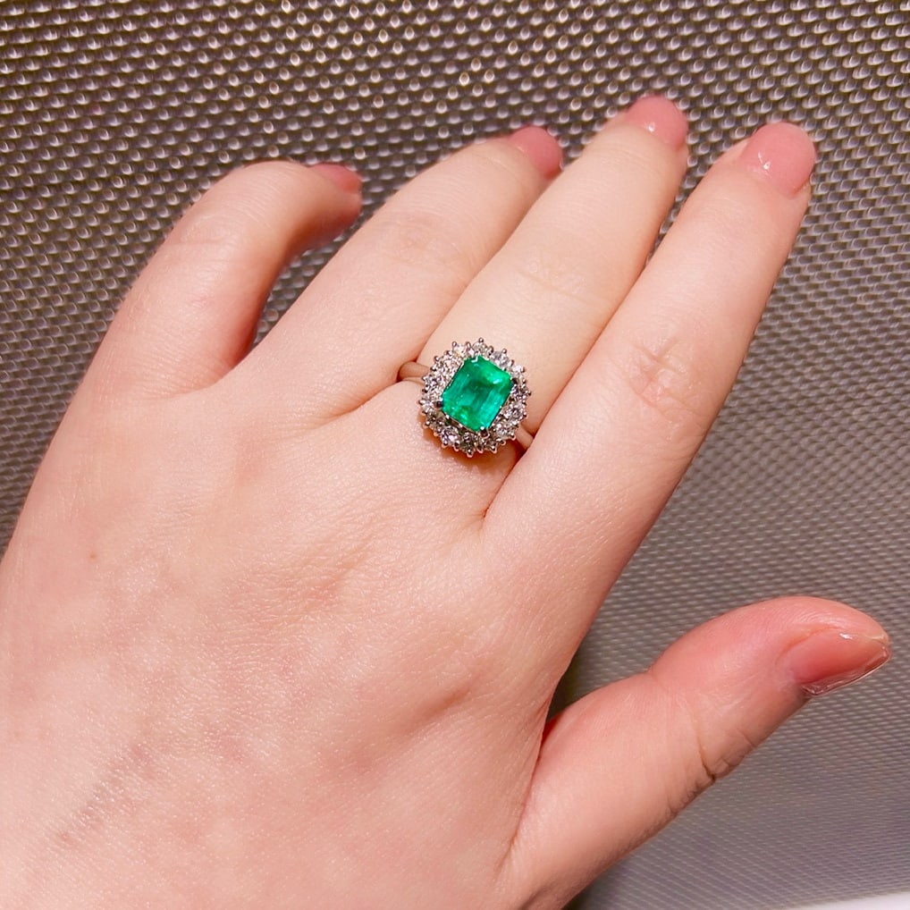 14k Gold 2.22 Ctw Vivid Green Natural Emerald & Diamond Ring - 4