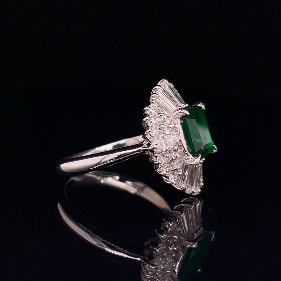 14k Gold 1.70 Ctw Vivid Green Natural Emerald & Diamond Ring - 3