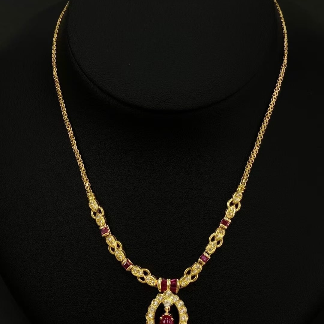 14k Gold 1.77 Ctw Natural Ruby & Diamond Necklace: Ref:230992100 // gold content:14k gold // main gemstone:ruby // shape:oval // carat weight:1. 11ct // color:red // treatment:natural // // adjacent gemstone 2 : diamond // shape:round // carat