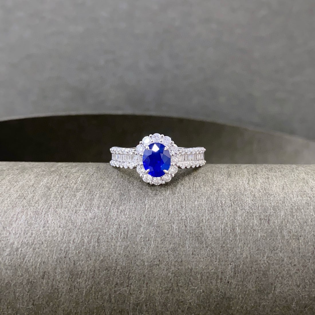 14k Gold 1.77 Ctw Natural Sapphire & Diamond Ring - 3
