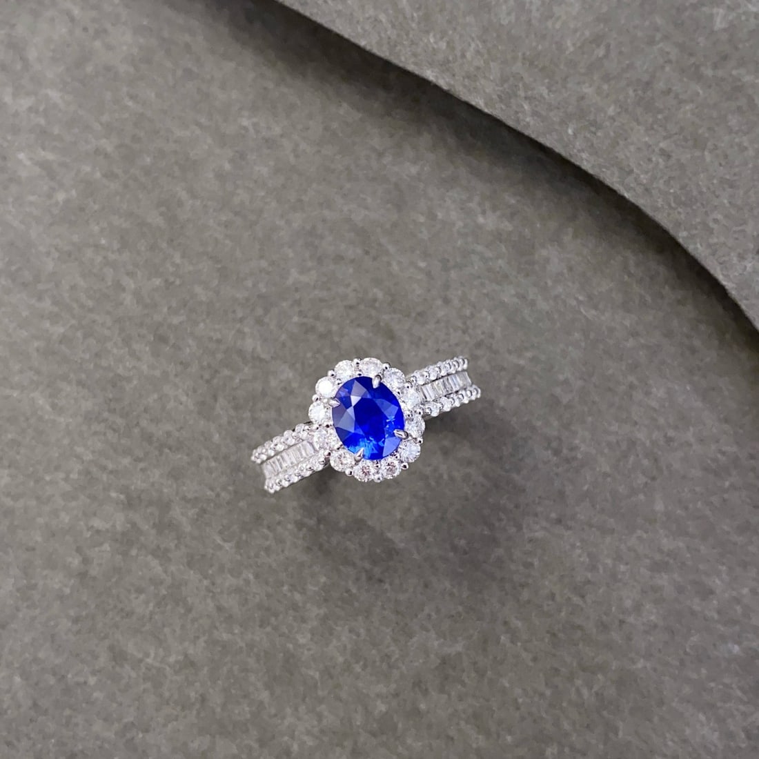 14k Gold 1.77 Ctw Natural Sapphire & Diamond Ring - 6