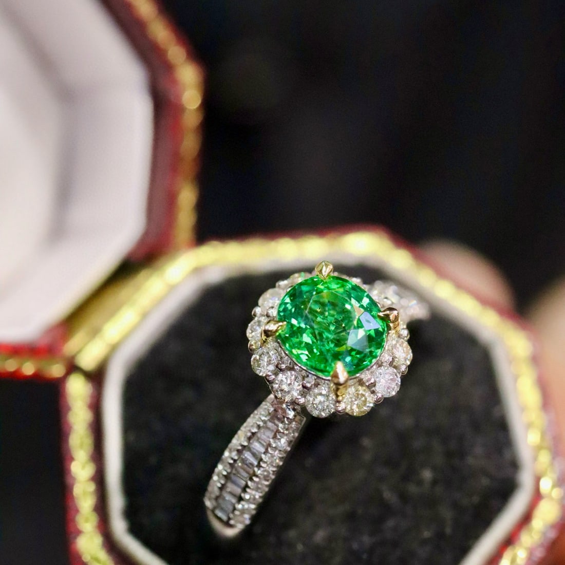 14k Gold 1.57 Ctw Vivid Green Natural Tsavorite & Diamond Ring - 2