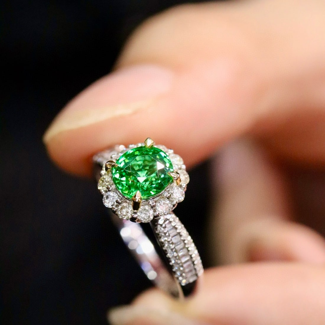 14k Gold 1.57 Ctw Vivid Green Natural Tsavorite & Diamond Ring - 3