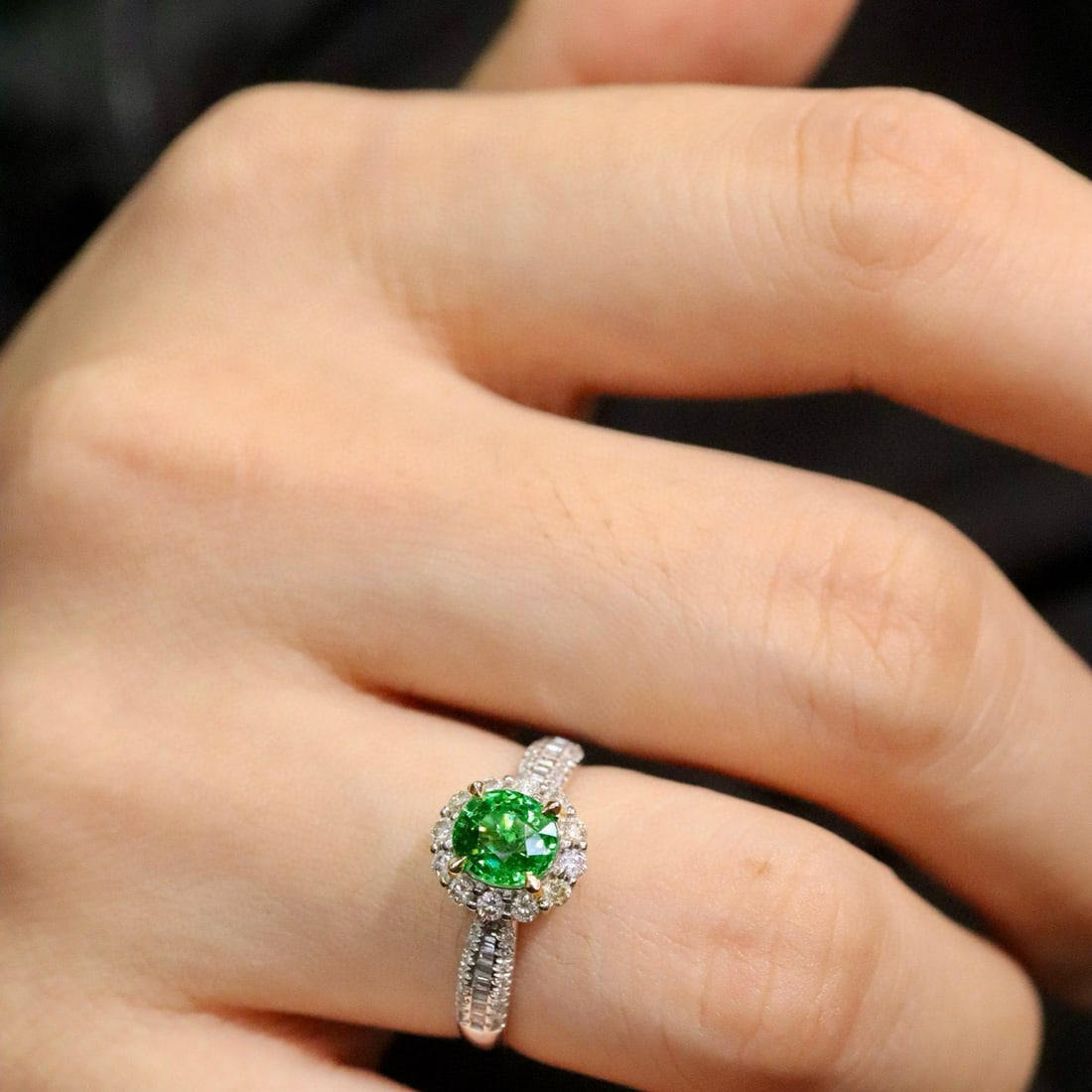 14k Gold 1.57 Ctw Vivid Green Natural Tsavorite & Diamond Ring - 6
