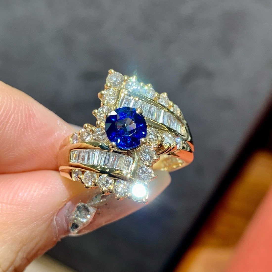 14k Gold 2.3 Ctw Natural Sapphire & Diamond Ring: Ref:230992126 // gold content:14k gold // ring size:7. 25us // // main gemstone:sapphire // shape:oval // carat weight:1ct // color:blue // treatment:natural // // adjacent gemstone 2 : diamond // sha
